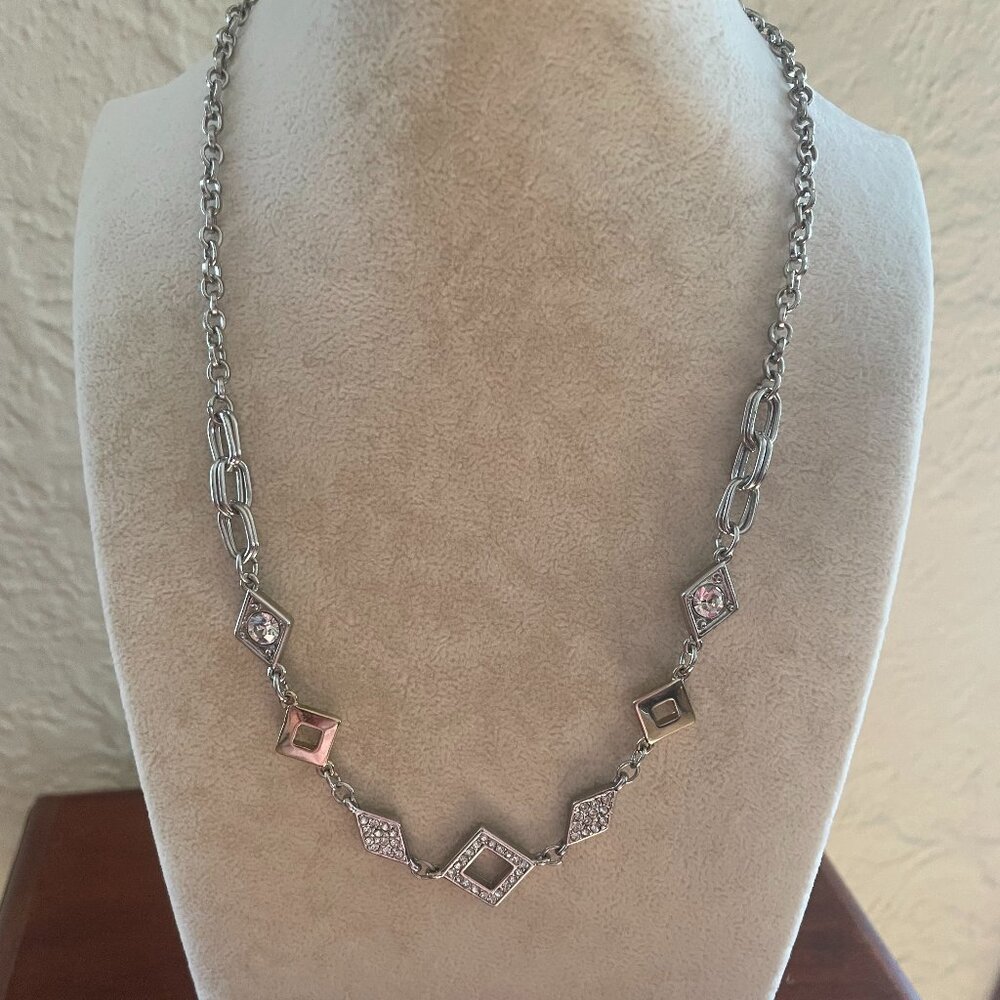 White House Black Market Silver Tone Geometric Rhinestone Necklace 19”